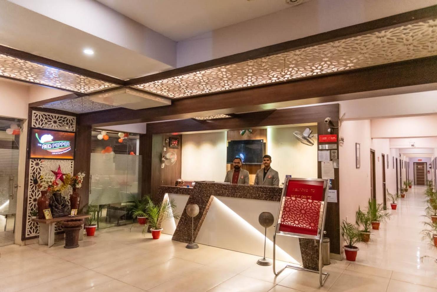 Maple Delite Hotel Lucknow Ngoại thất bức ảnh