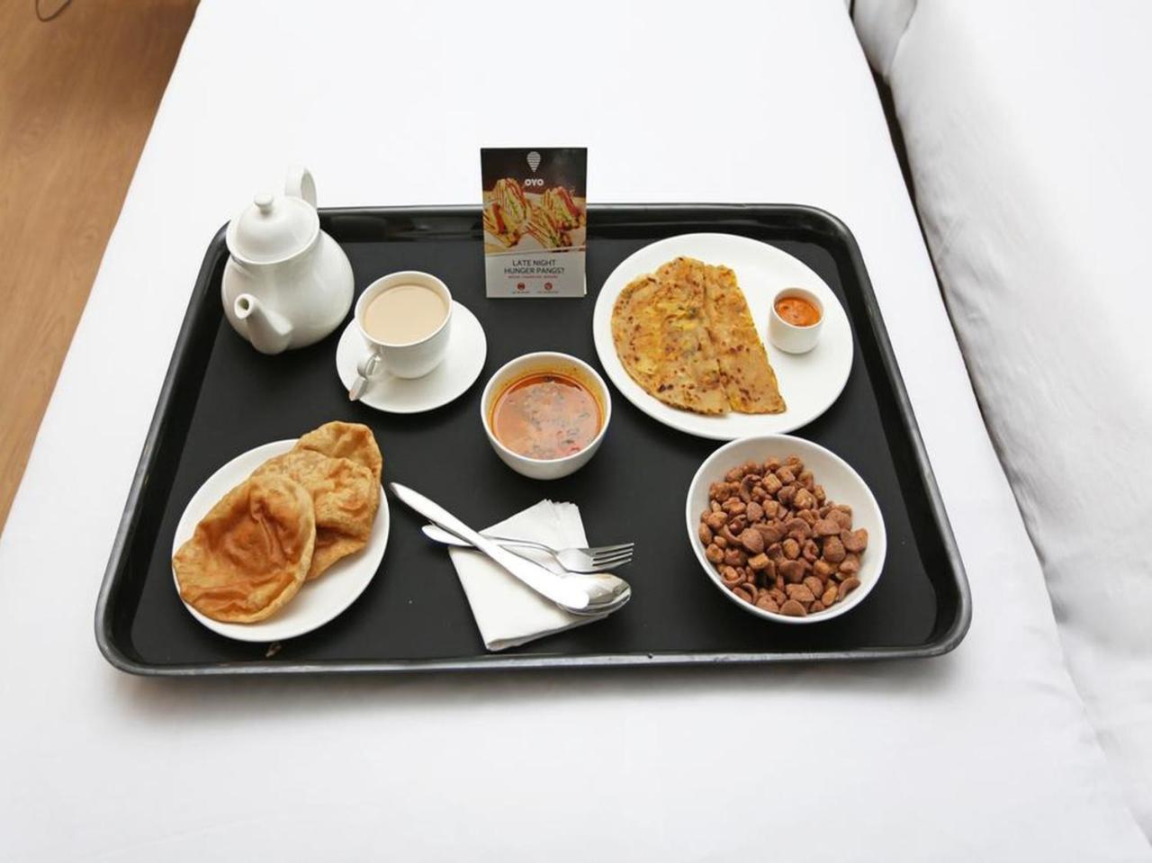 Maple Delite Hotel Lucknow Ngoại thất bức ảnh