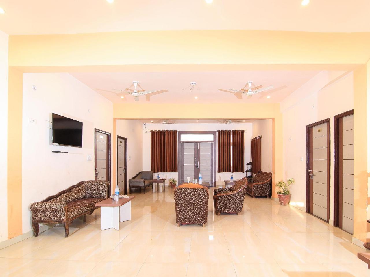 Maple Delite Hotel Lucknow Ngoại thất bức ảnh