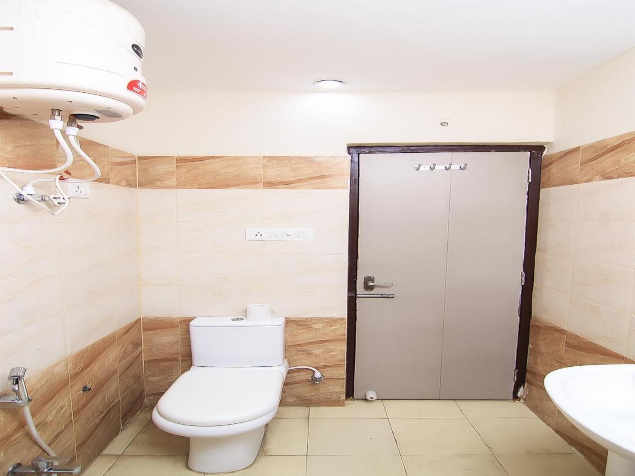 Maple Delite Hotel Lucknow Ngoại thất bức ảnh